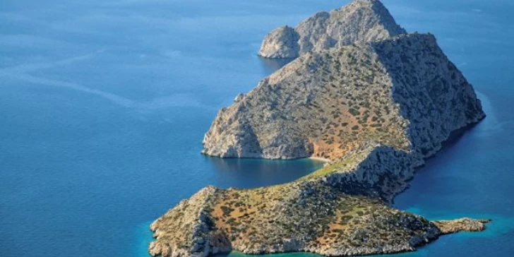 Αυτά είναι τα έξι ελληνικά νησιά που πωλούνται για… πολλά εκατομμύρια